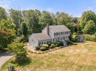 26 Waterview Dr, Medway, MA 02053