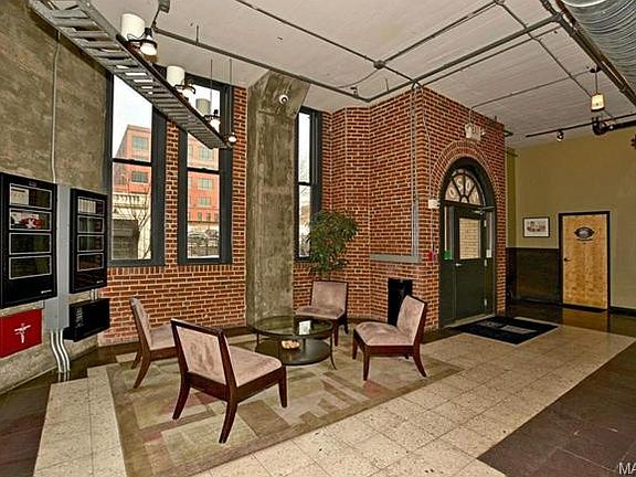 2nd image of 2020 Washington Ave Unit 406