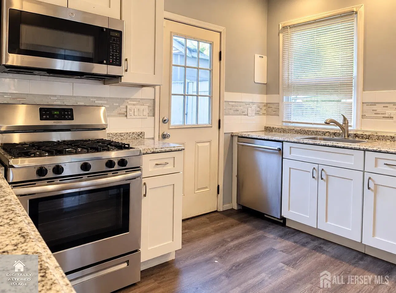 3 bed, 1.5 bath, 1760 sqft, $4,400 — Photo 4