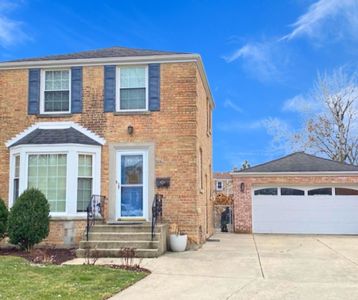 455 Rose Ave, Des Plaines, IL, 60016