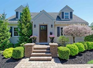 10 Hoffman Dr, Latham, NY 12110