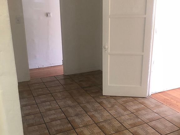3rd image of 4245 Garthwaite Ave