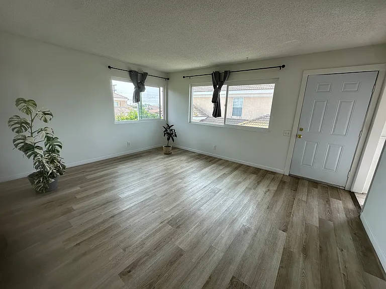 8416 1/2 Mission Dr — Photo 6