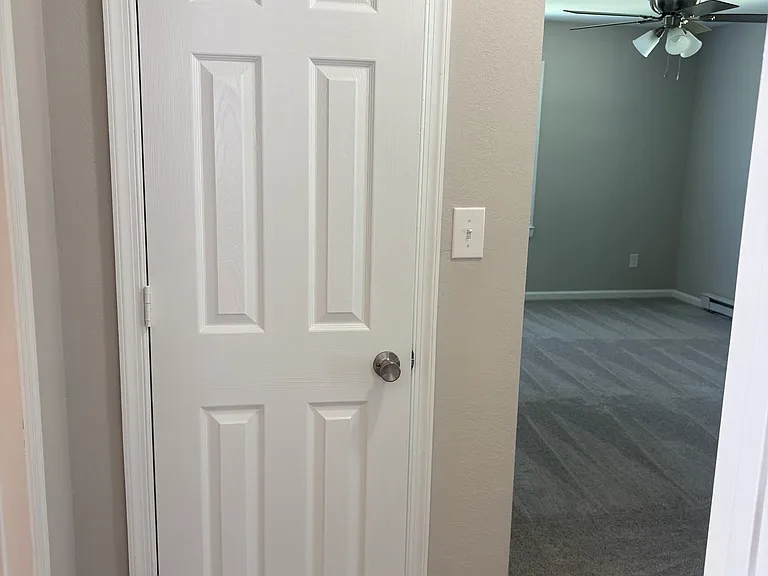 105 Roland Dr — Photo 6