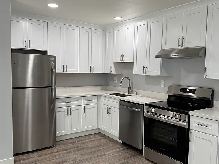 Silicon Valley Apartments — Photo 29