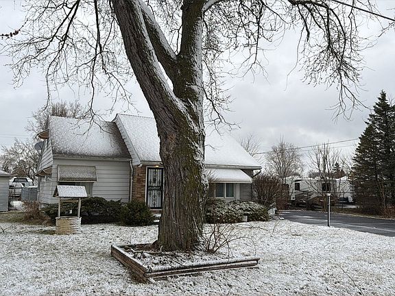 3rd image of 1022 Lorene Ave