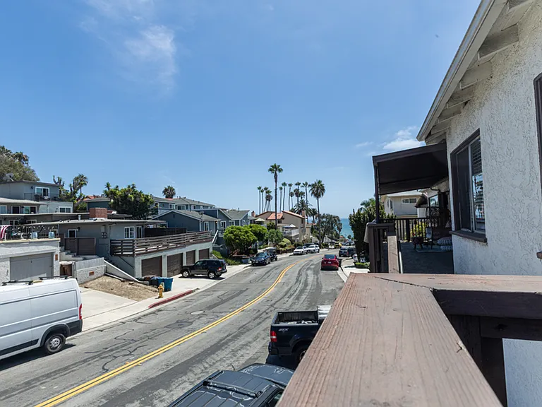 506 Avenida Victoria — Photo 3