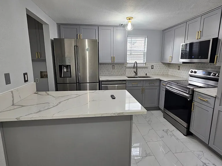 631 Lemon Dr — Photo 3
