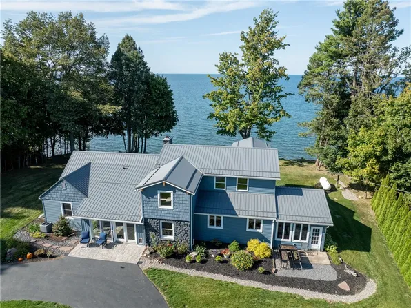 5419 Gates Dr, Williamson, NY 14589