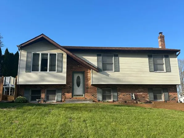 Macbeth Way, Sykesville, MD 21784