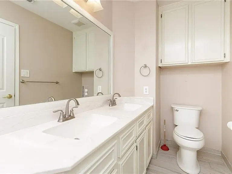 14882 Highland Mist Dr — Photo 32