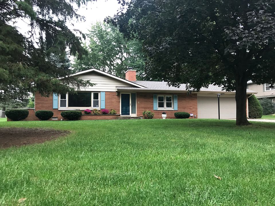 Large windows, 2 car garage