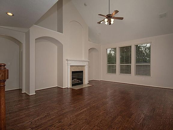 5th image of 47 E Arbor Camp Cir