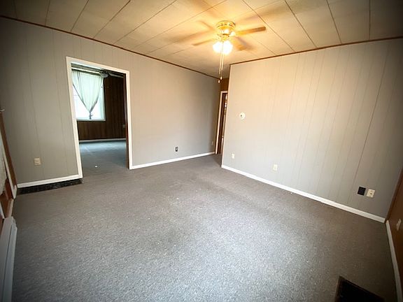 4th image of 408 Plum St