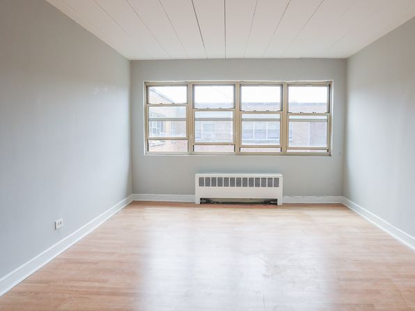 5653 N Christiana Ave APT 3W