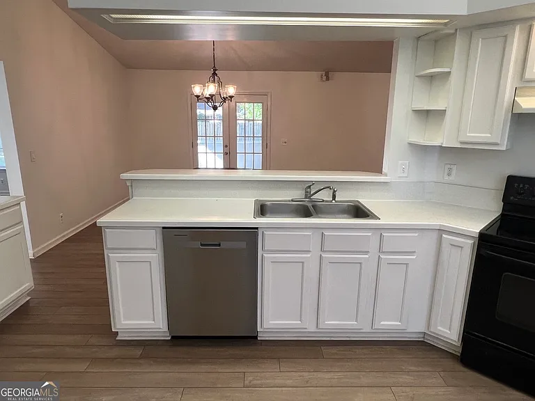 308 Maggie Way — Photo 4