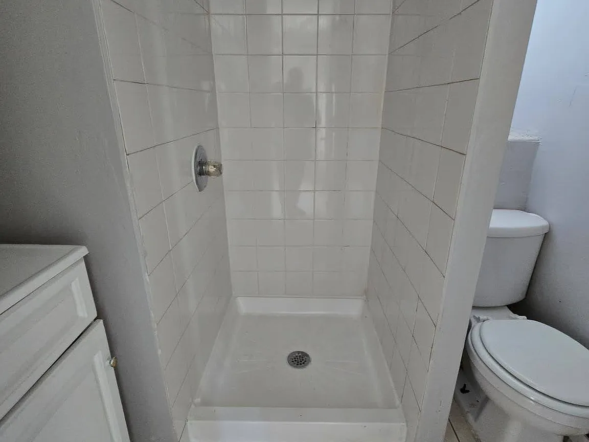 2 Bedrooms at 142 Inslee Pl #2R, Elizabeth NJ — photo 5