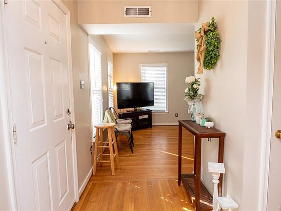 4th image of 9226 Fair Hill Ct
