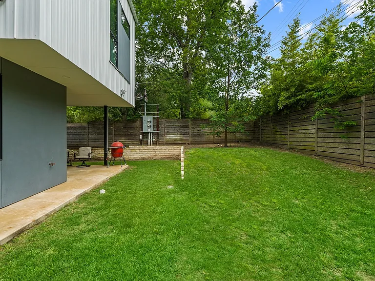 303 Woodward St #32 — Photo 40