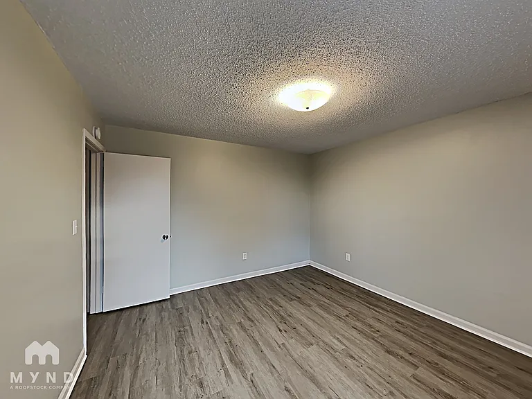 9925 Miller Ave — Photo 8