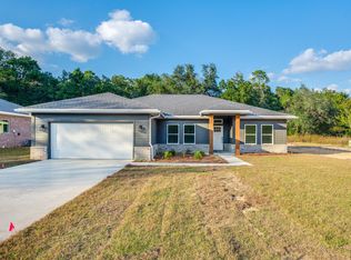 305 Willow Ave, Freeport, FL 32439