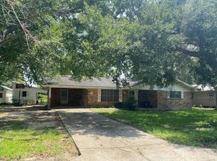 208 S 17th St, Kinder, LA 70648