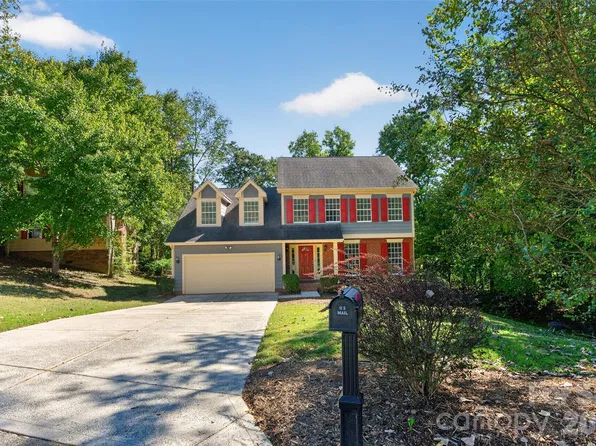 12427 Woodside Falls Rd, Pineville, NC 28134