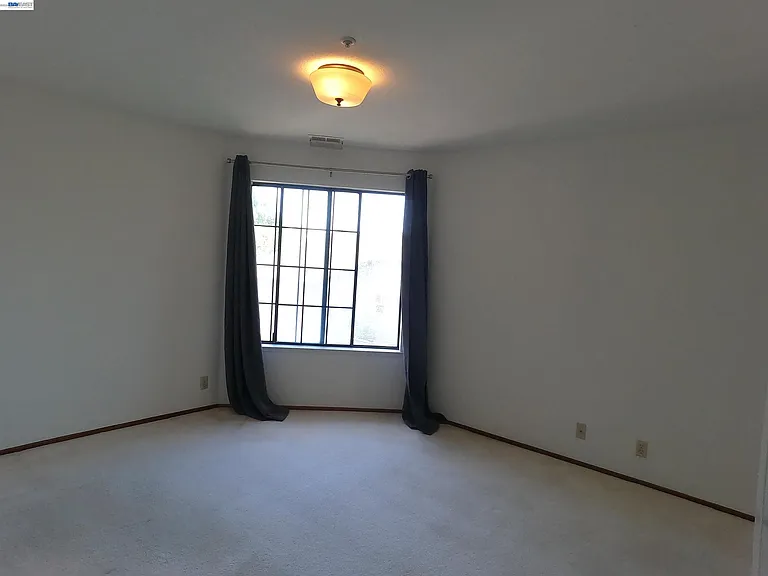 19179 Alpha Ct — Photo 31
