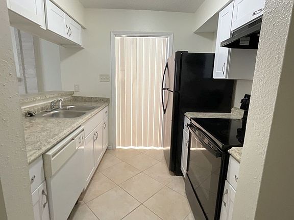 2nd image of 1307 Brenda Ln APT A