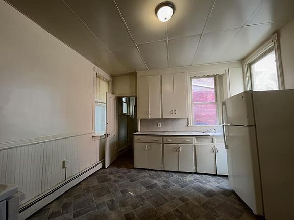 3rd image of 101 E Antietam St APT 1