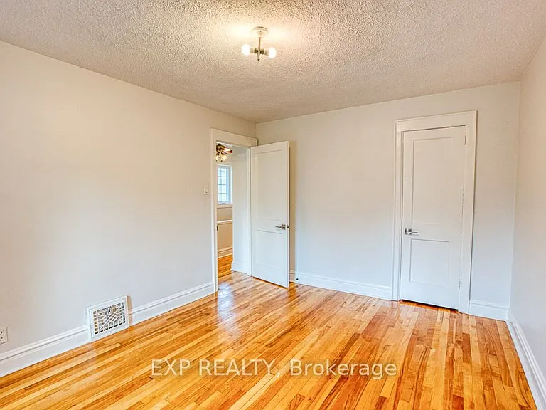 413 Holland Ave — Photo 35