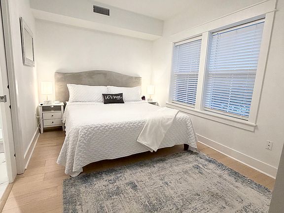 5th image of 160 Grande Pointe Cir