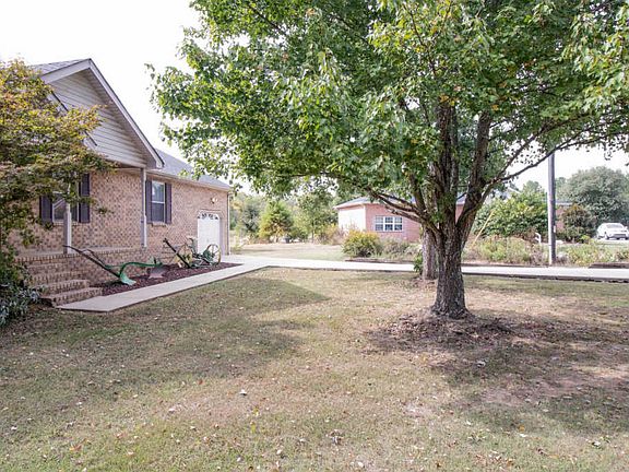 4th image of 257 Brook Ct