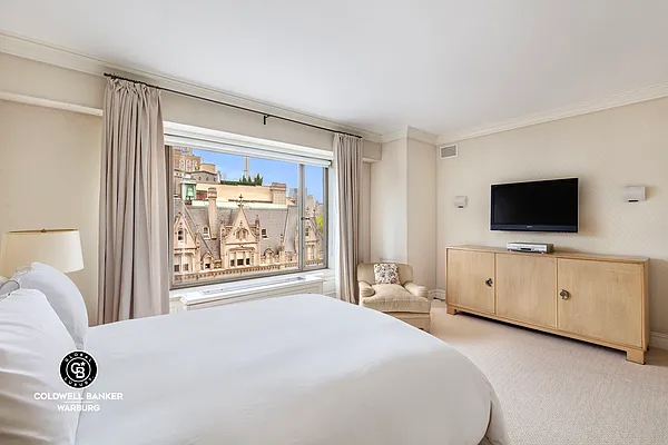 Sold by Coldwell Banker Warburg | media 14