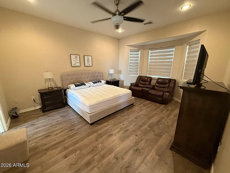 2932 E Acacia Ct — Photo 28