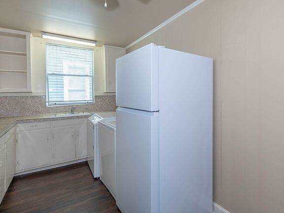 4th image of 717 Broadway #4
