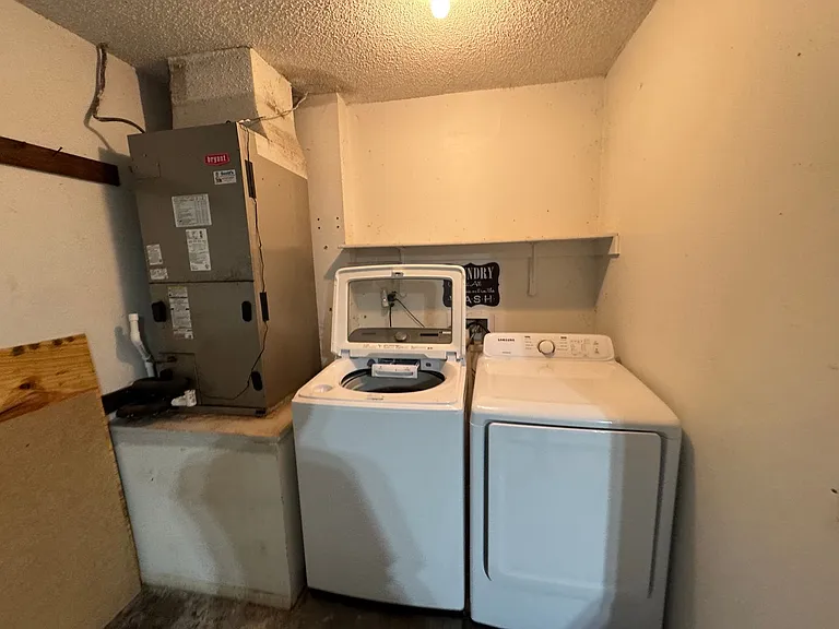 107 S Deerwood Ave — Photo 23