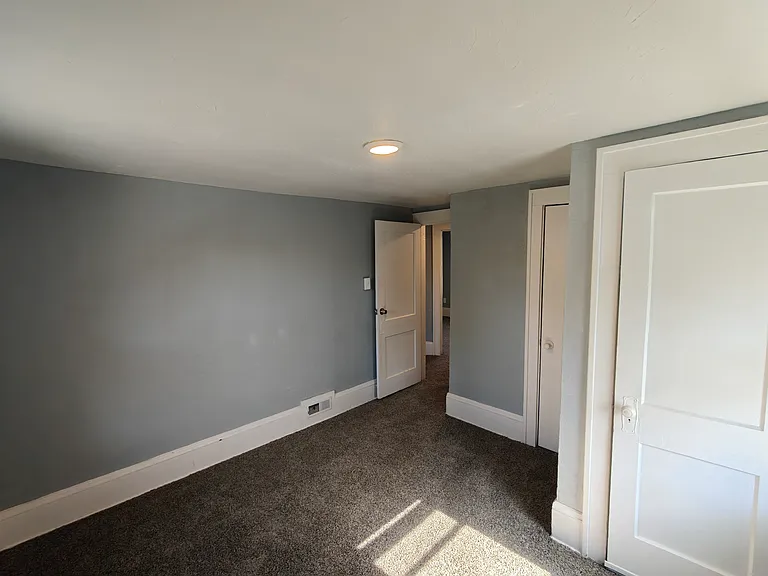 1252 W Waterloo Rd — Photo 17