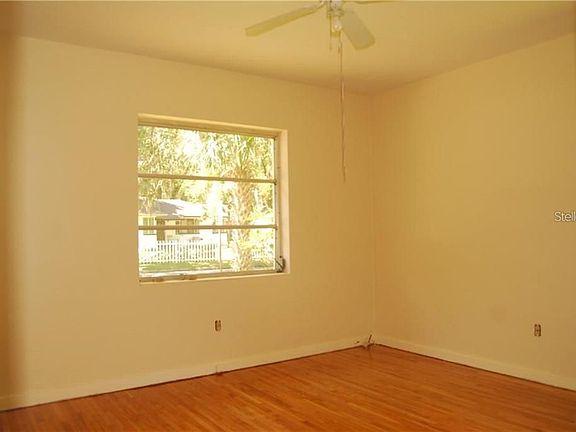 5th image of 408 Allamanda Dr
