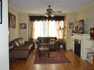 1001 Woodland Hills Dr, Trumbull, CT 06611