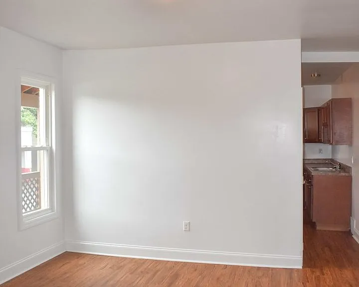 316-318 N Henderson St — Photo 8