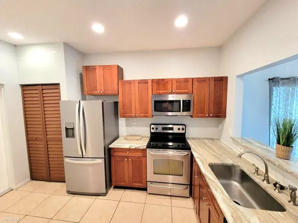 197 NW 2nd St, Deerfield Beach, FL 33441