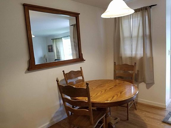 4th image of 1076 Hinckley Blvd