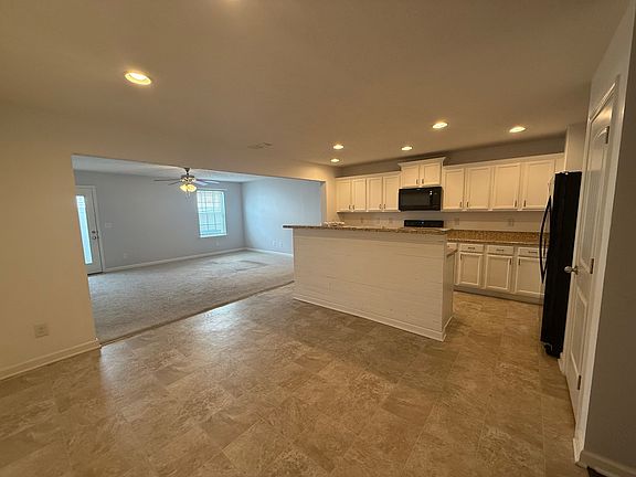 2nd image of 4721 Chelanie Cir