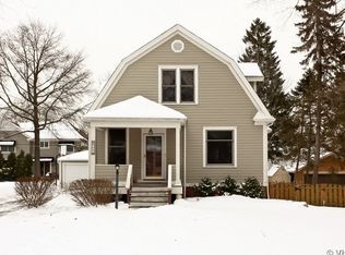 823 Stoddard Ave, Wheaton, IL 60187