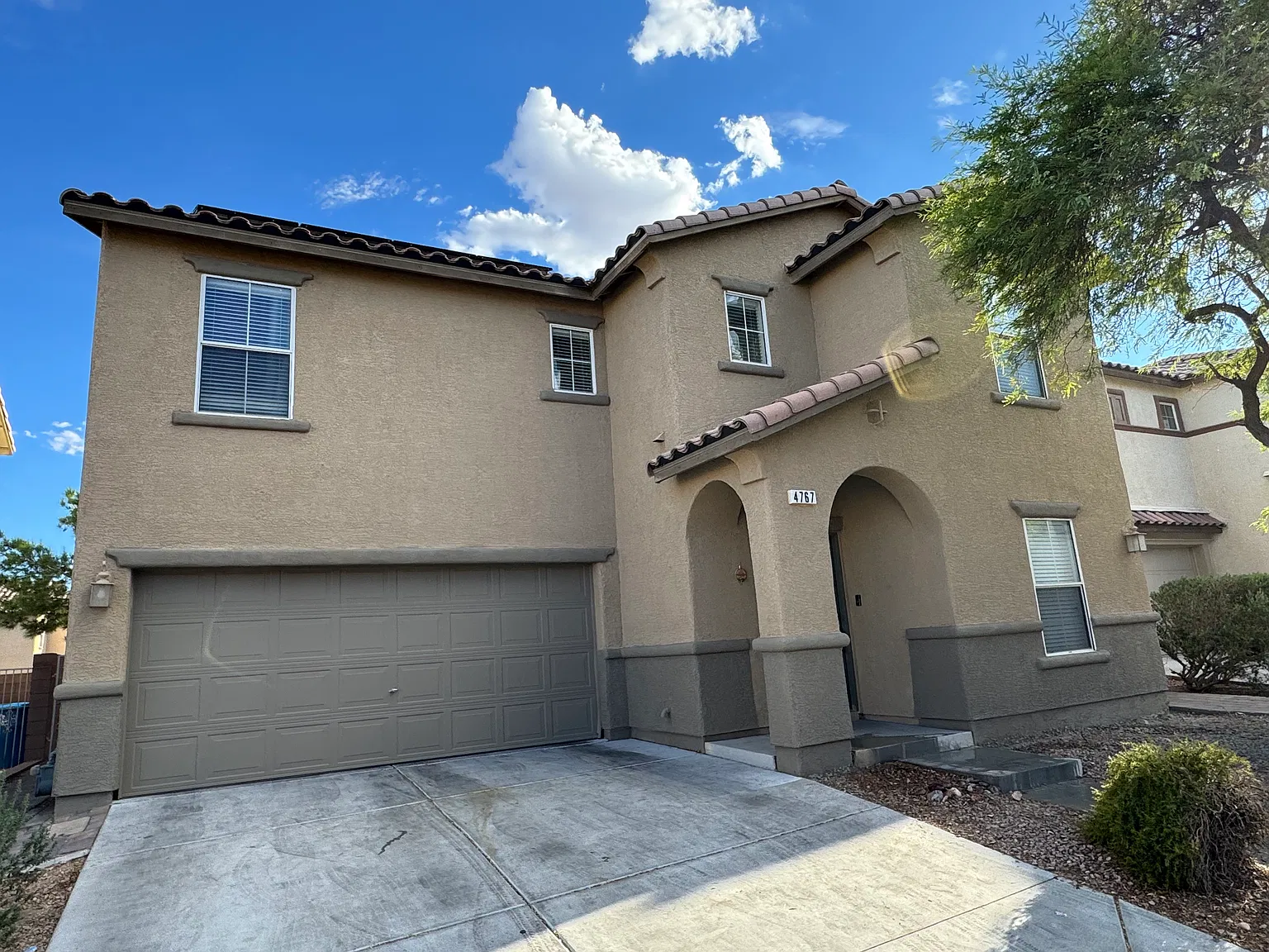 4 bed, 1891 sqft, $2,500 — Photo 2
