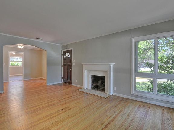 4th image of 1205 Santa Paula Ave