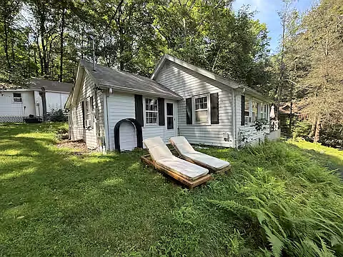 1140 Barrett Cir W — Photo 17