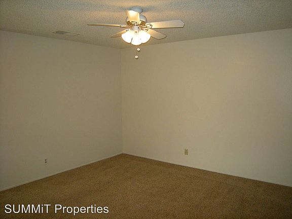4th image of 1931 Forest Ln