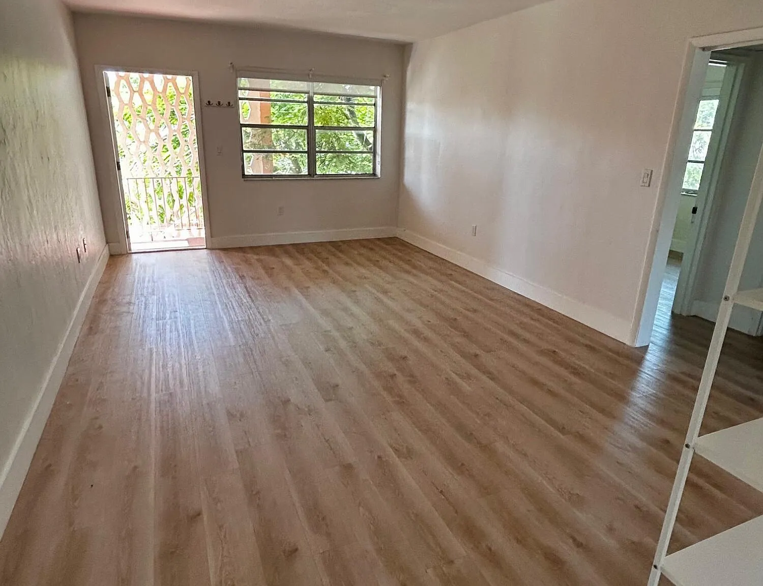 2 bed, 1.0 bath, 725 sqft, $2,190 — Photo 1